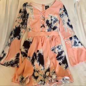 Gorgeous bell-sleeve dress